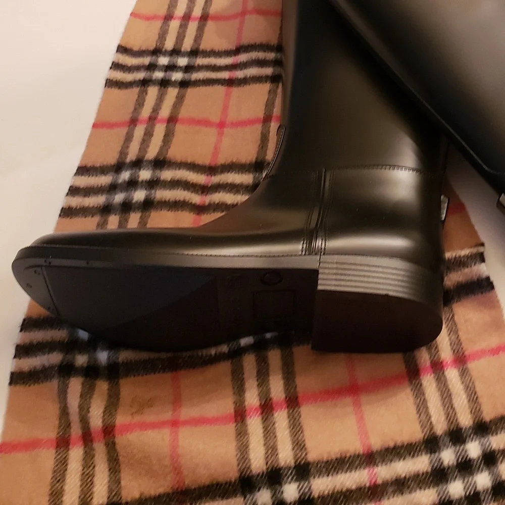 NWOB IGOR Black on Black Riding/Rain Boot, Size 5.5 (EU 36) - Picture 3 of 6